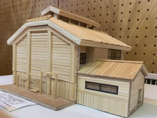 【新宮市教育委員長賞】神倉小学校　5年生　小山 誠波『神倉小学校の体育館』