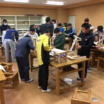 児童による製作風景・４